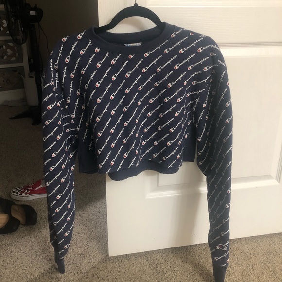 Champion Tops - cropped champion pullover